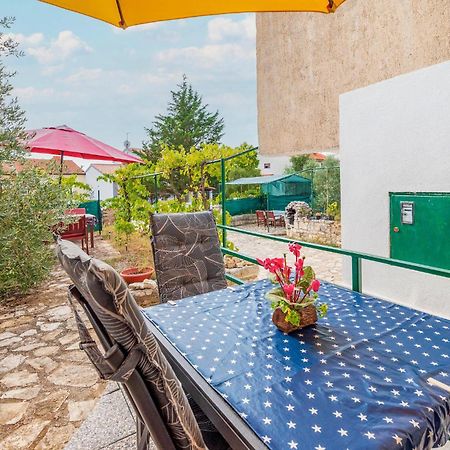 Amazing Apartment In Pula With Kitchen Luaran gambar